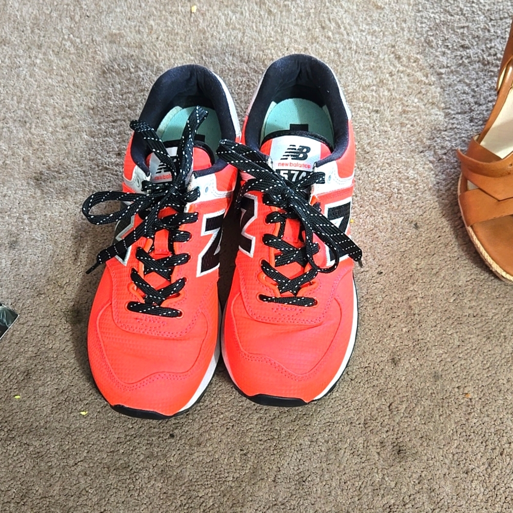 New Balance Tennis Shoes